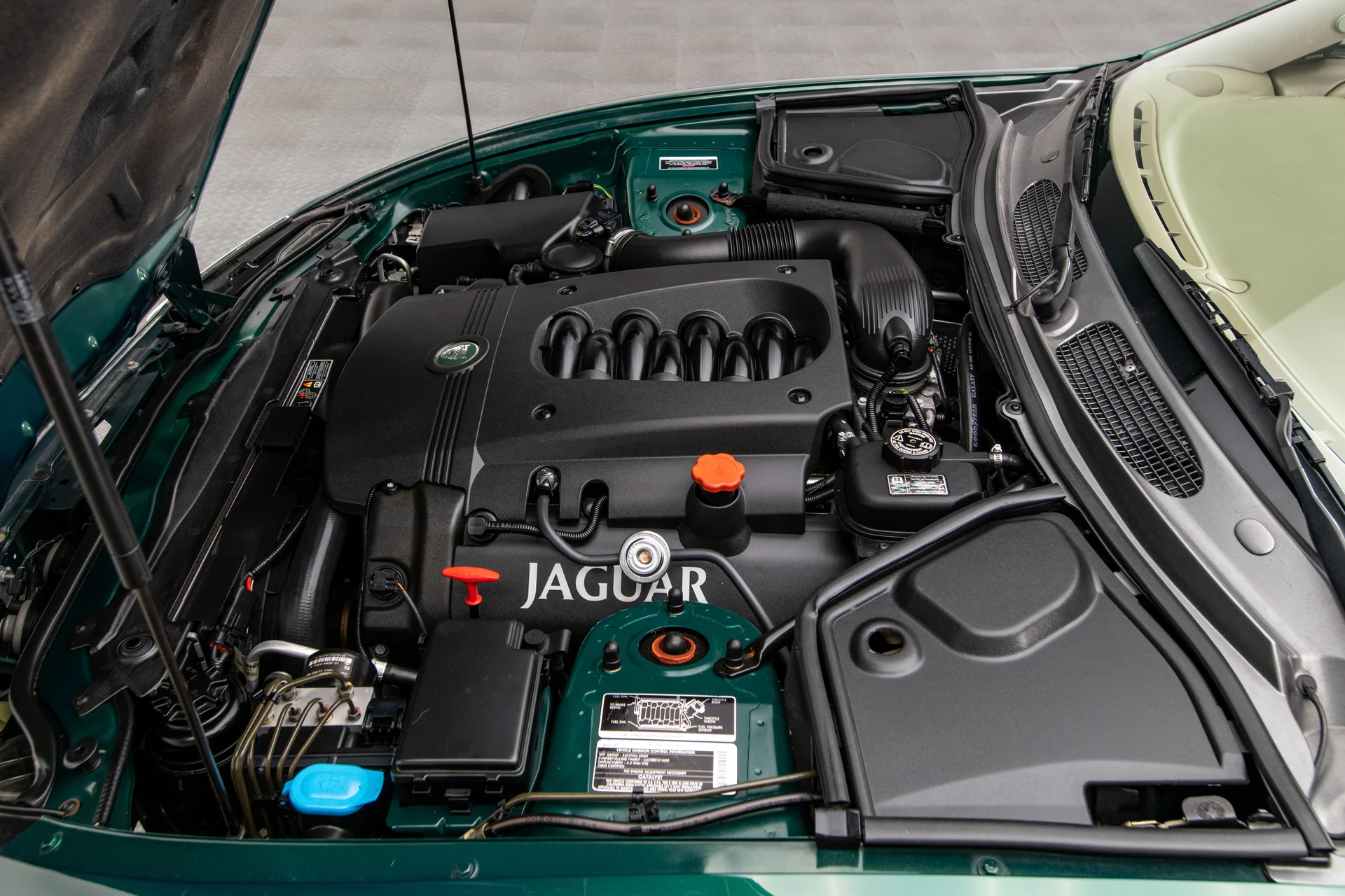 2003 Jaguar XK8 - Image 11