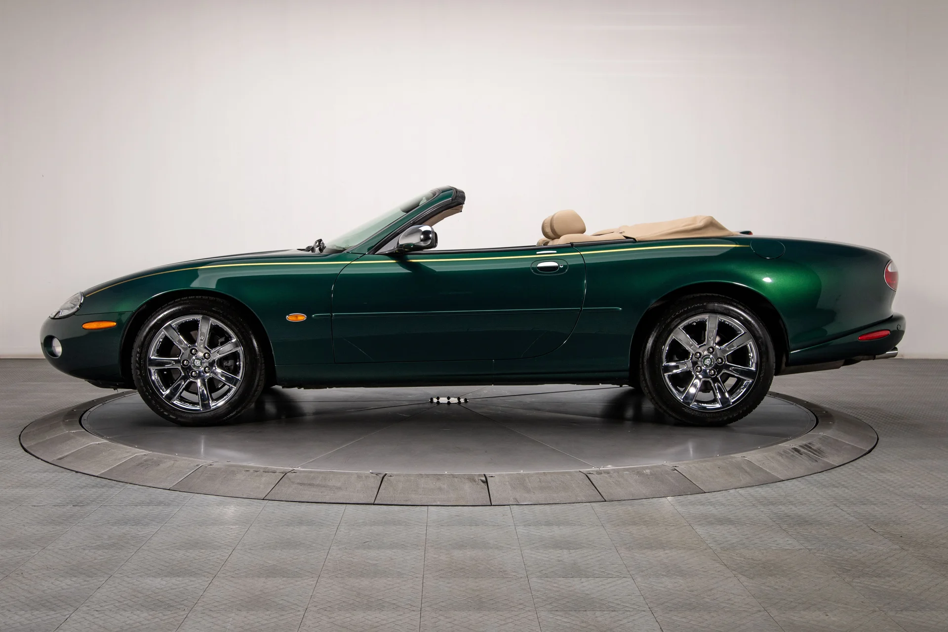 2003 Jaguar XK8 - Image 2
