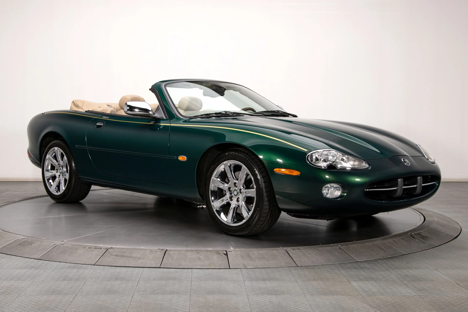 2003 Jaguar XK8 - Image 7