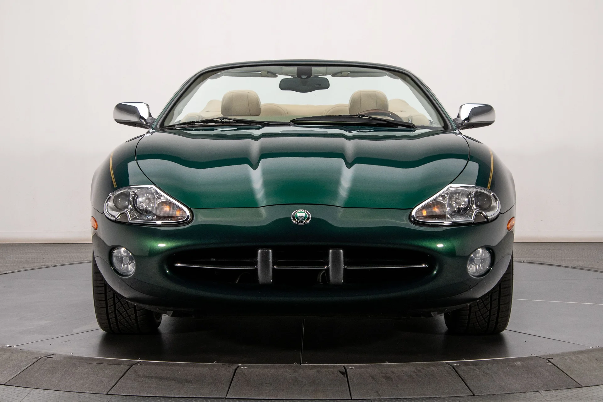 2003 Jaguar XK8 - Image 8