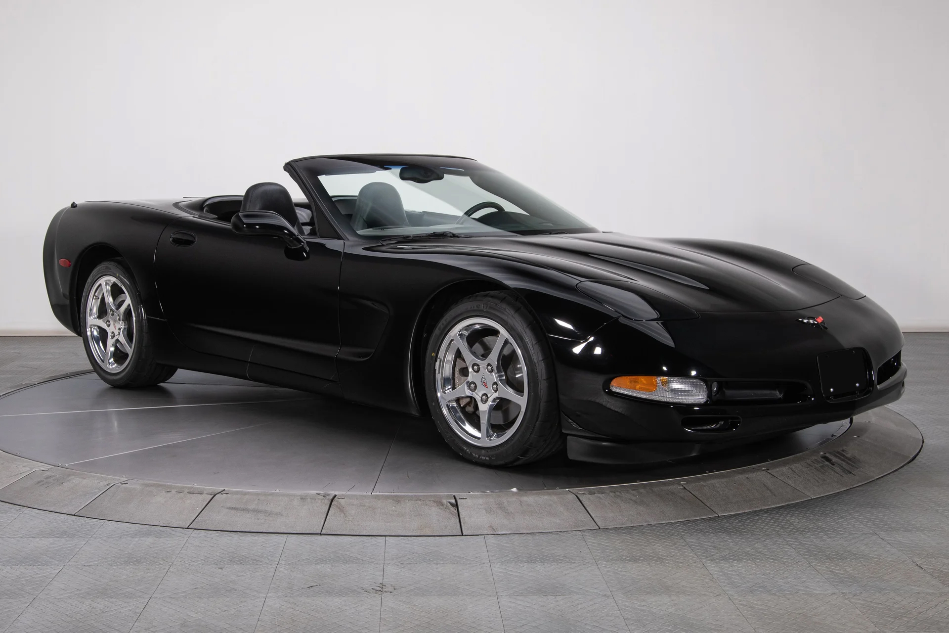 2004 Chevrolet Corvette - Image 8