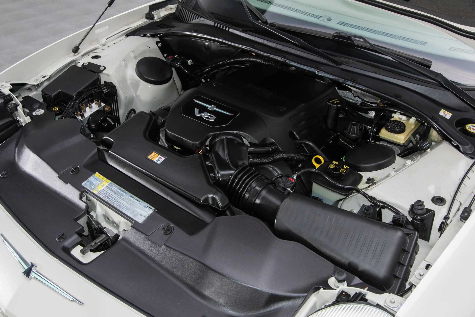 2005 Ford Thunderbird - Image 11