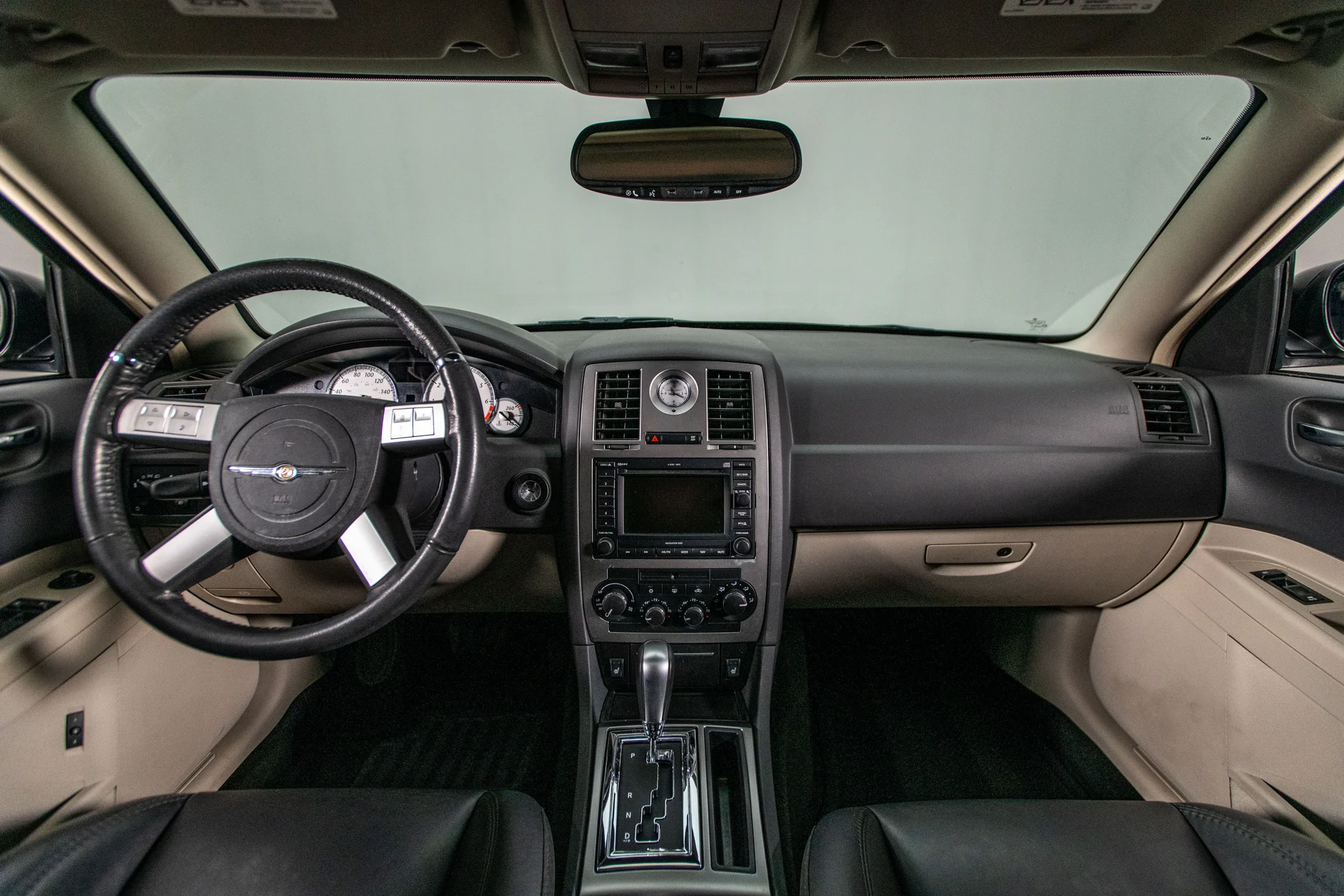 2006 Chrysler 300C SRT-8 - Image 11