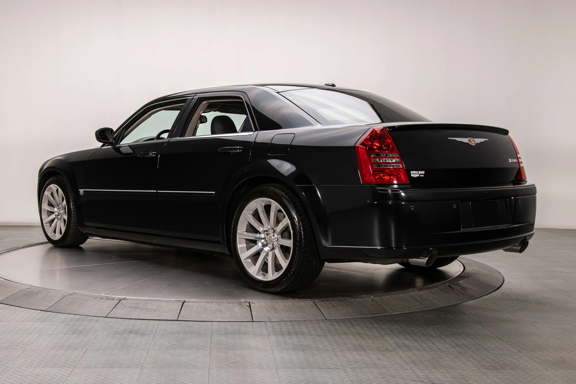 2006 Chrysler 300C SRT-8 - Image 3