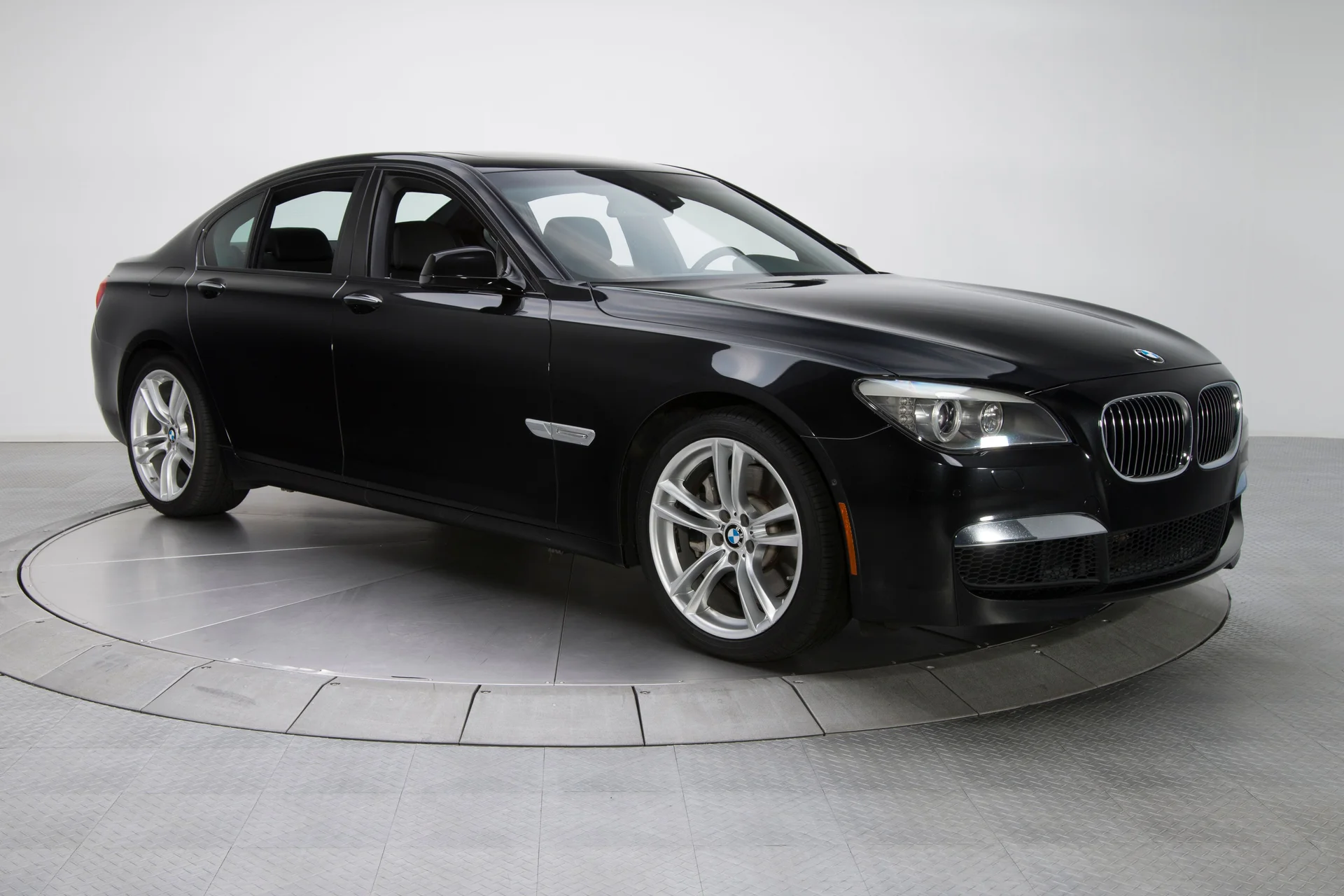 2010 BMW 750i - Image 7