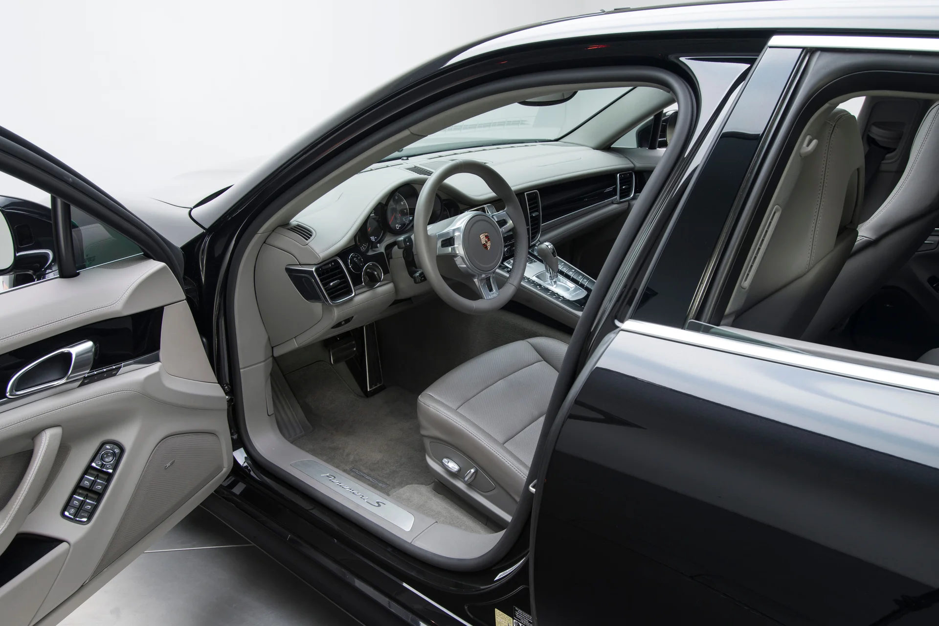 2012 Porsche Panamera S - Image 11