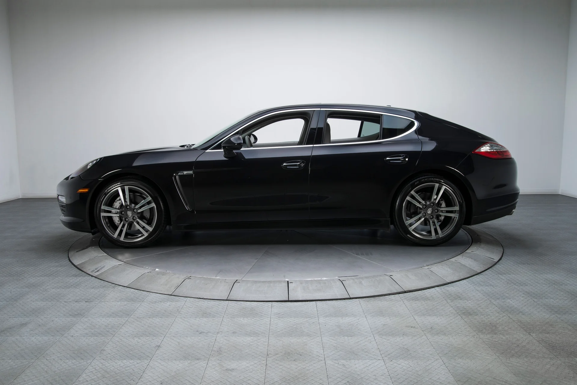 2012 Porsche Panamera S - Image 2