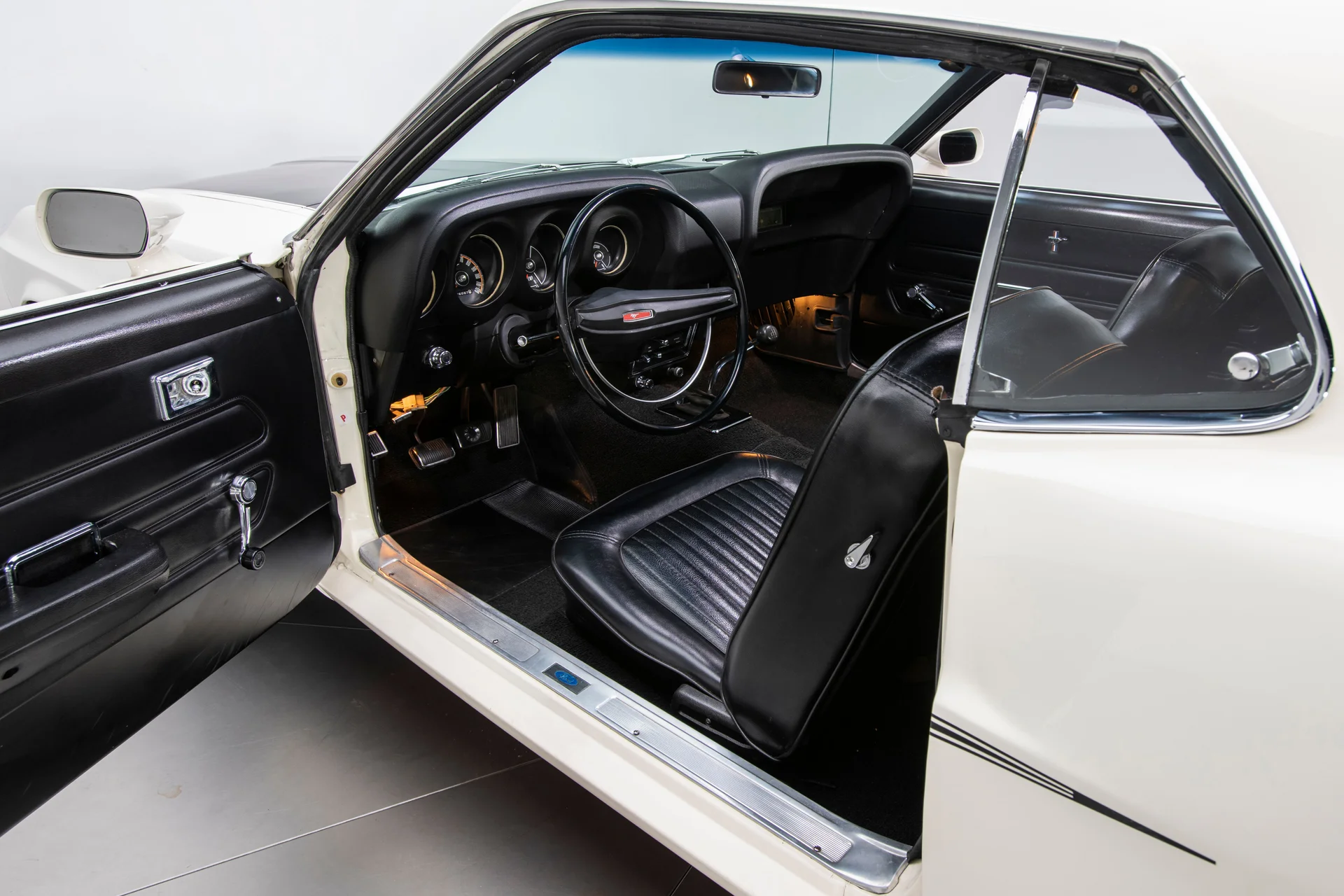 1969 Ford Mustang Boss 302 - Image 3