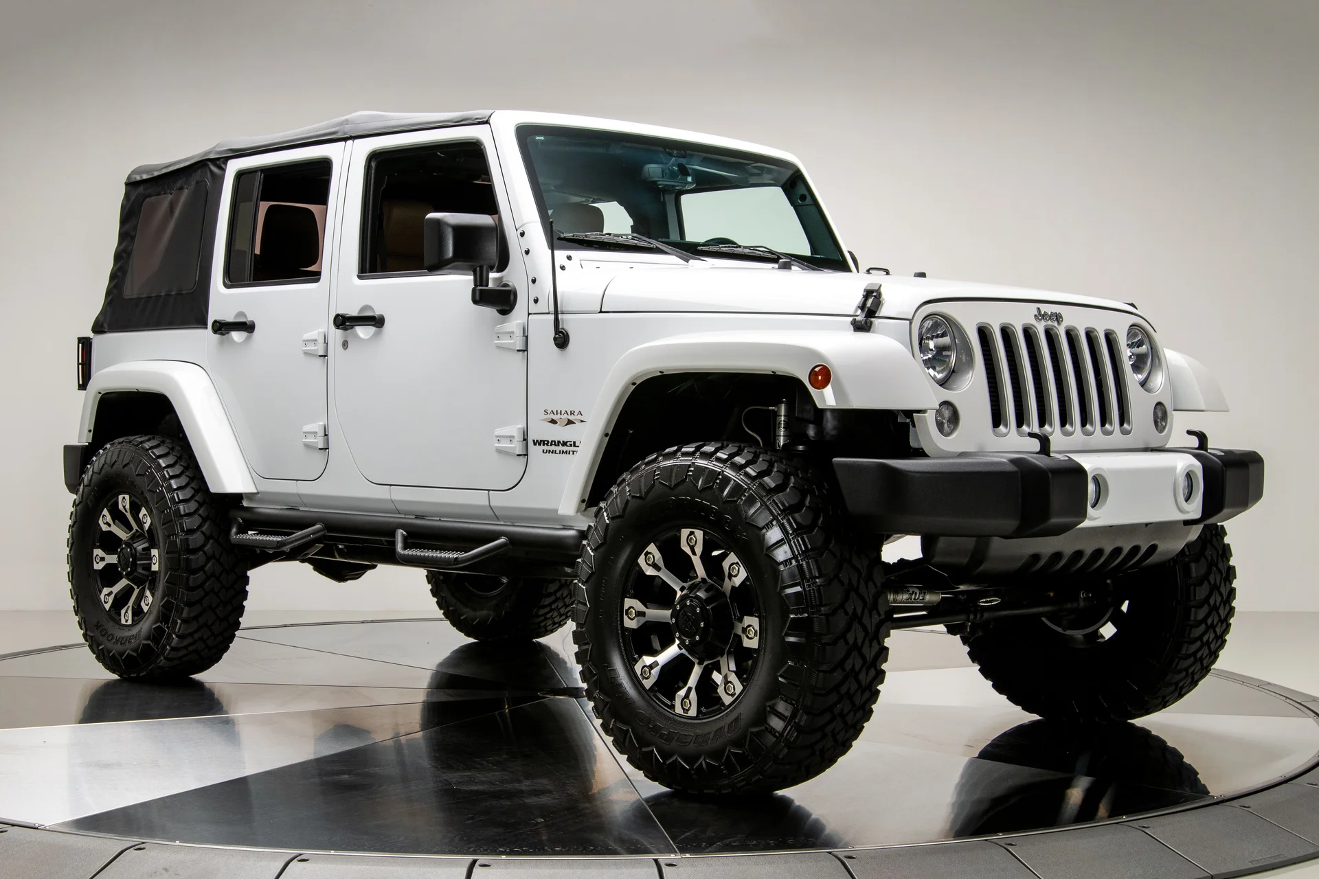 2016 Jeep Wrangler Sahara - Image 7