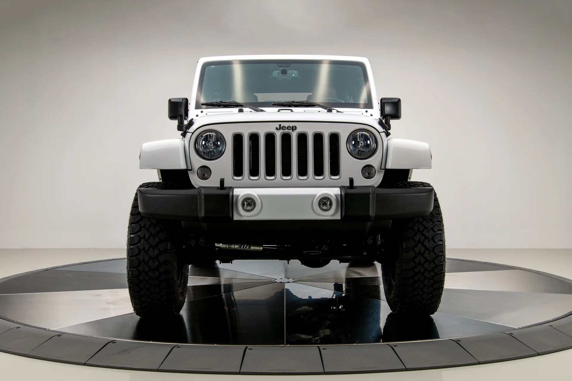2016 Jeep Wrangler Sahara - Image 8