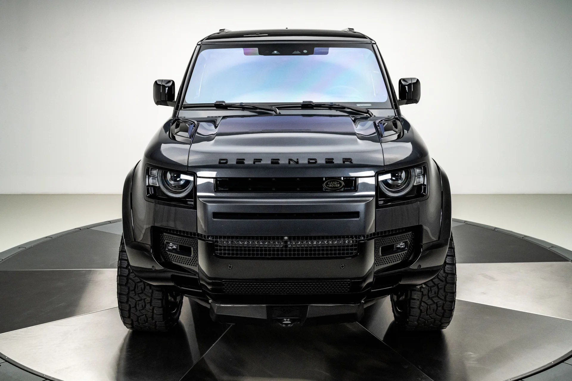 2021 Land Rover Defender - Image 9