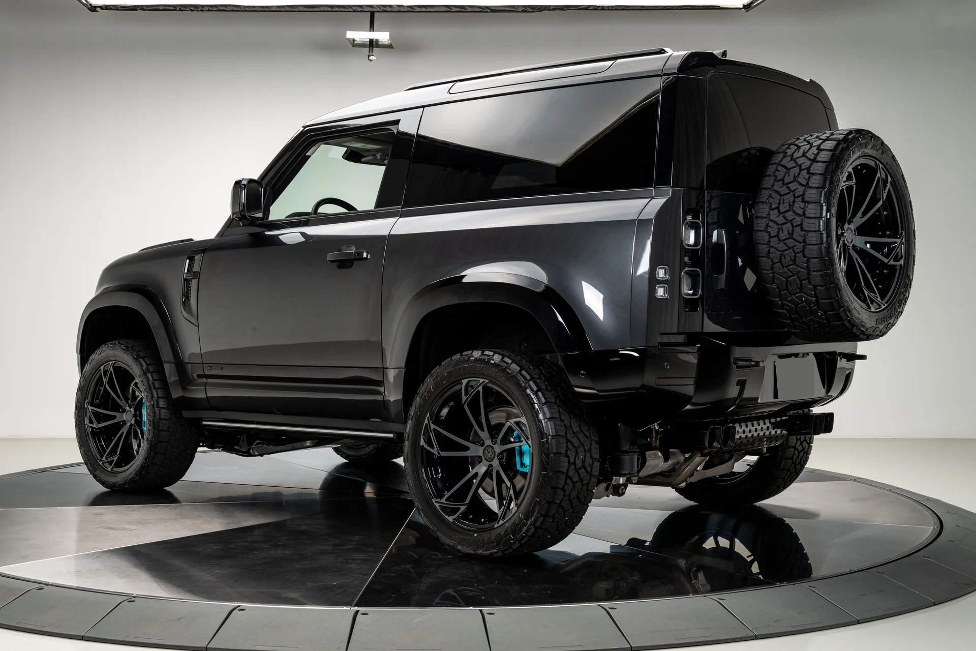 2021 Land Rover Defender - Image 3