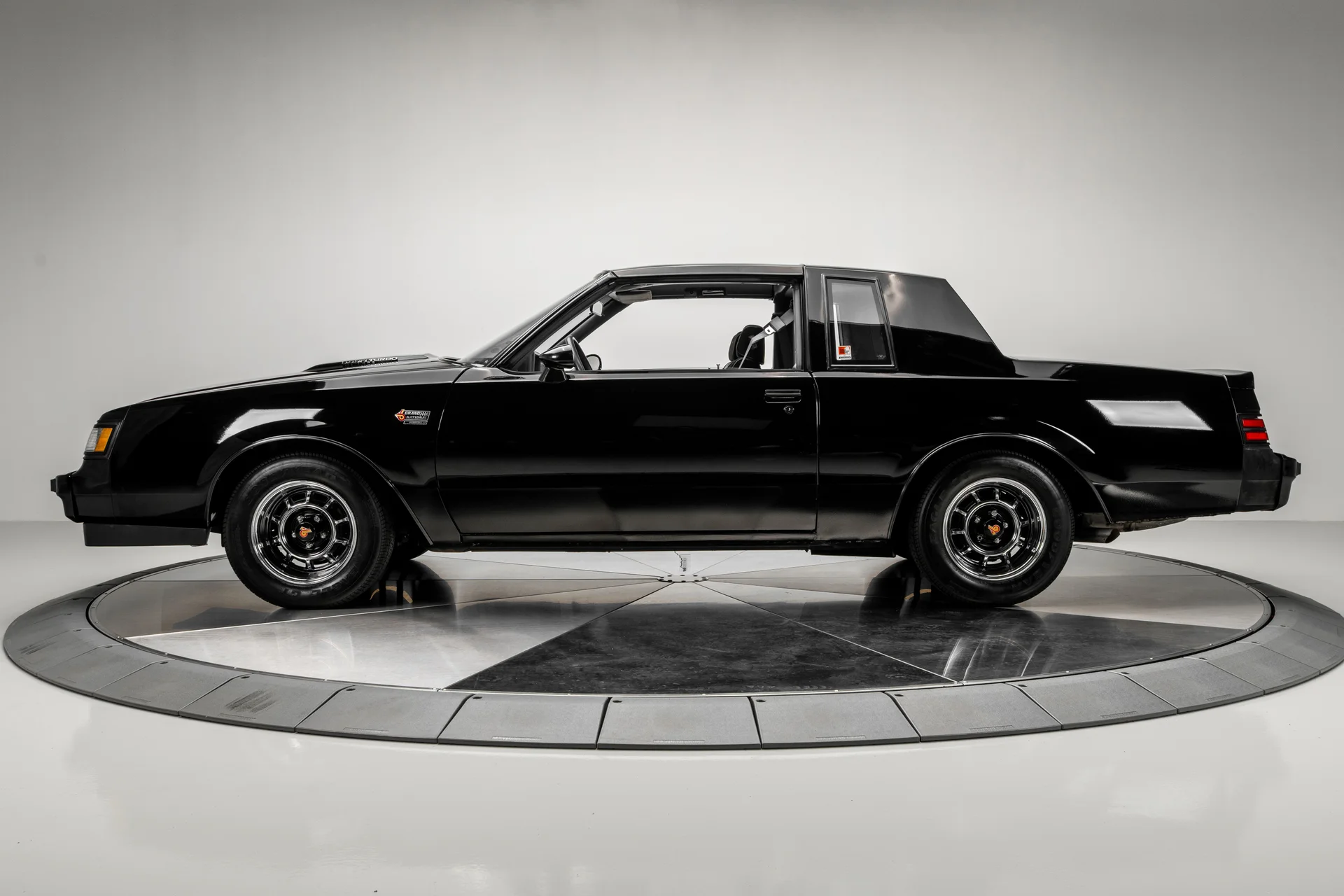 1987 Buick Grand National - Image 2