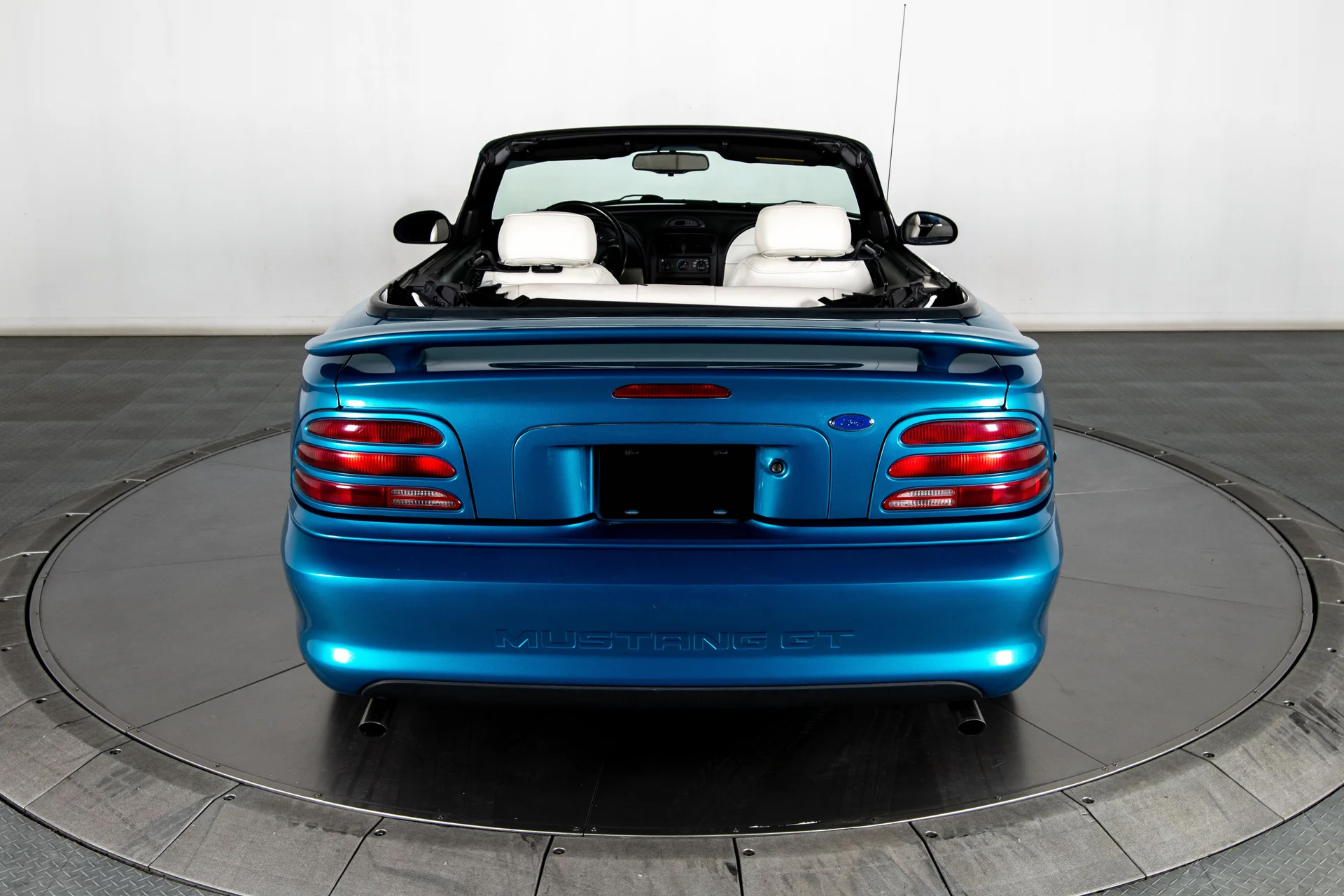 1995 Ford Mustang GT - Image 4