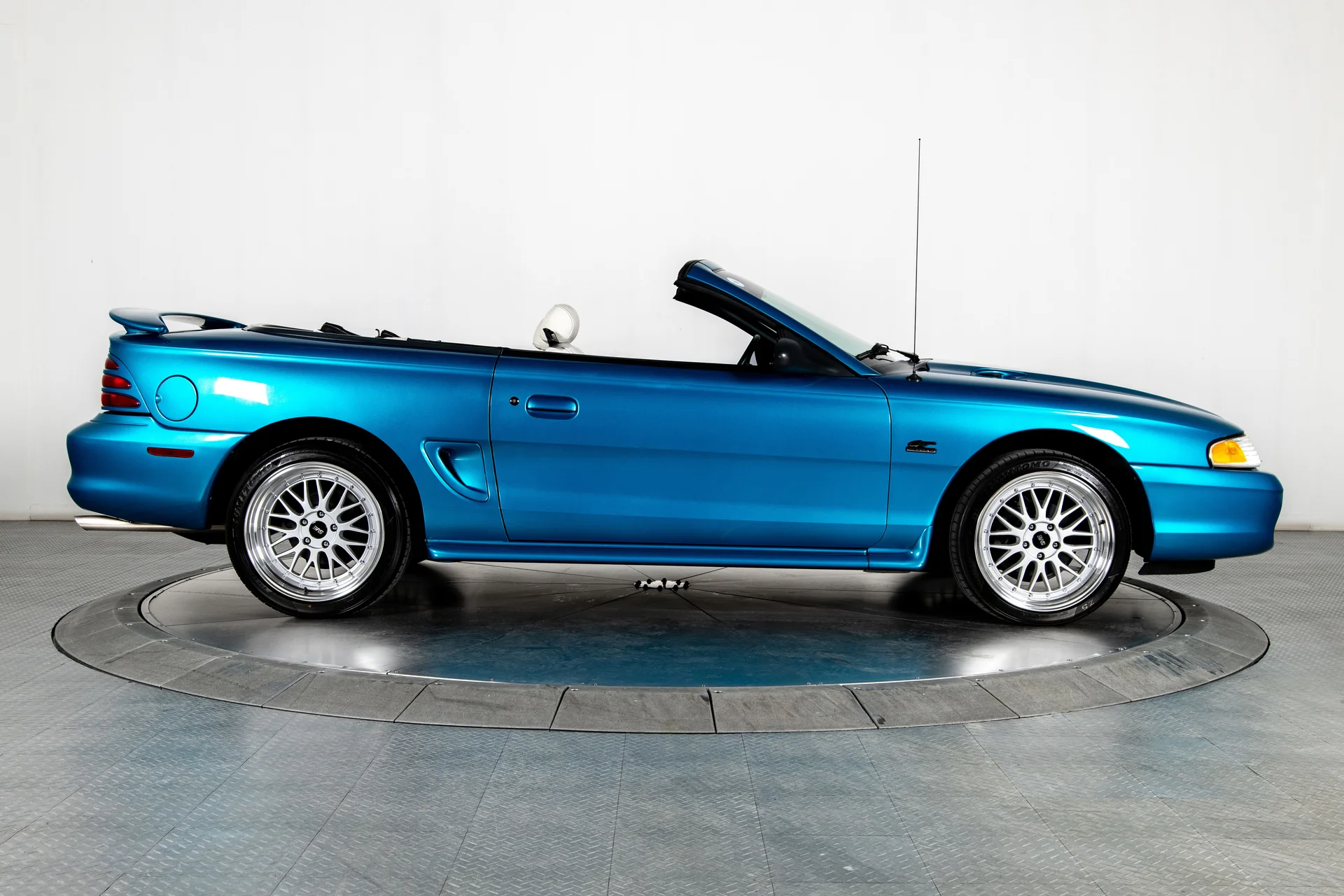 1995 Ford Mustang GT - Image 5