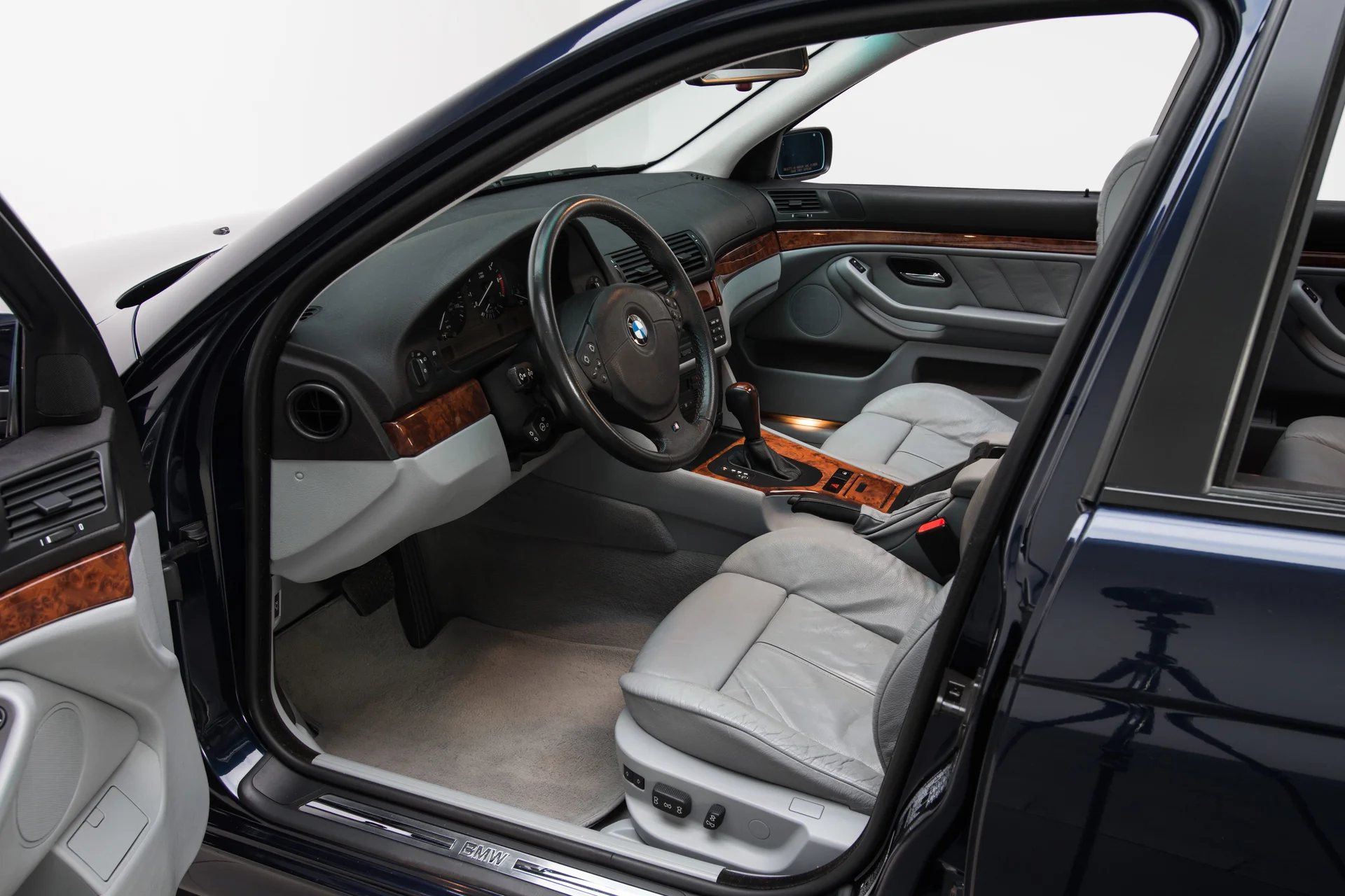 1999 BMW 540i - Image 11