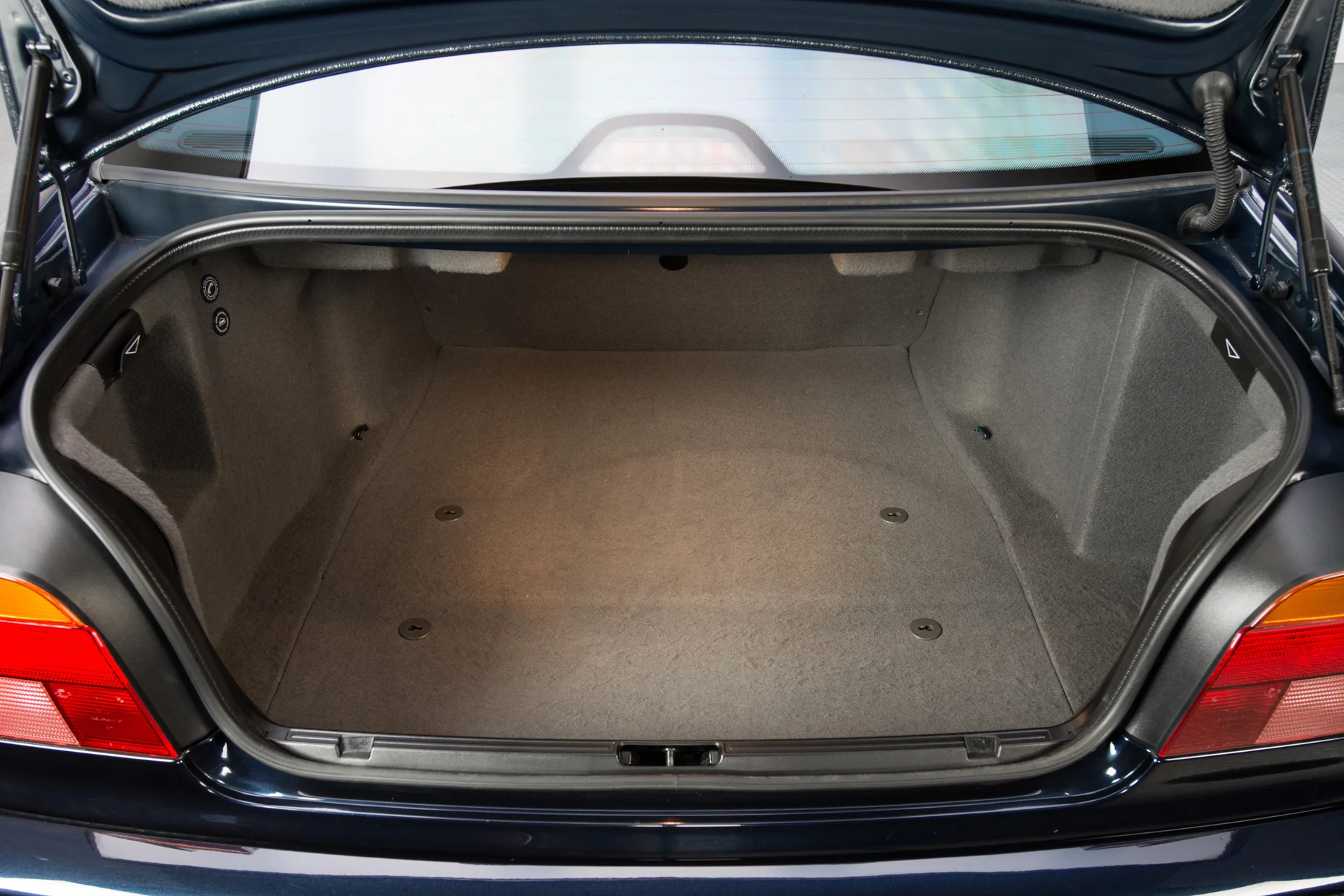 1999 BMW 540i - Image 17