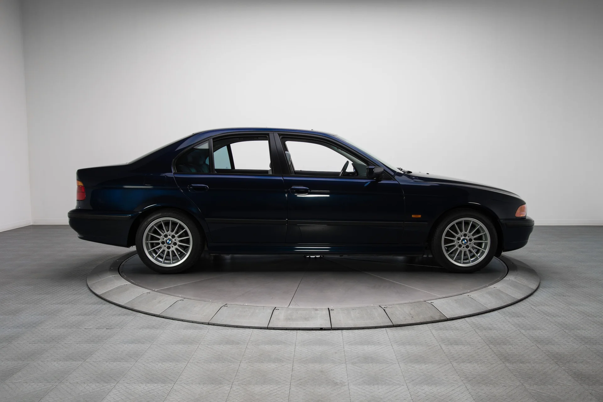 1999 BMW 540i - Image 6